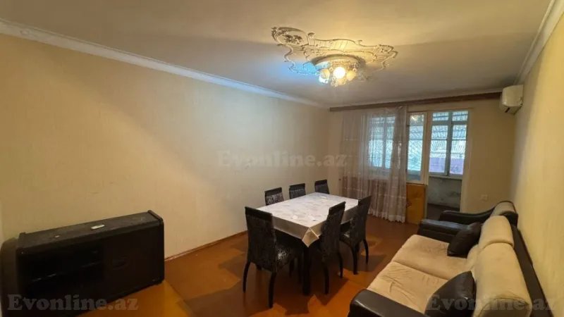 Satılır 3 otaqlı Mənzil Köhnə tikili 90 m² Xalqlar Dostluğu m.