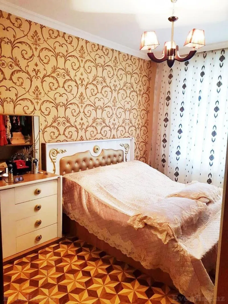 Satılır 5 otaqlı Mənzil Köhnə tikili 133 m² 8-ci mikrorayon - şəkil 3