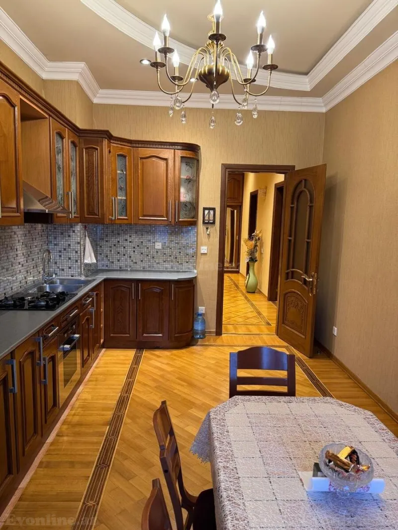 Kirayə verilir 3 otaqlı Mənzil Yeni tikili 140 m² Nərimanov r. - şəkil 6