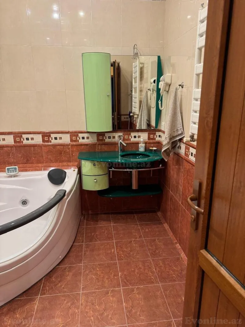 Kirayə verilir 3 otaqlı Mənzil Yeni tikili 140 m² Nərimanov r. - şəkil 14