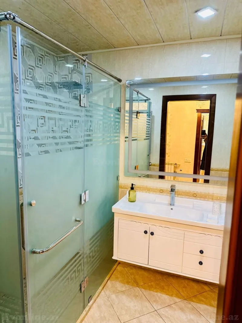 Kirayə verilir 3 otaqlı Mənzil Yeni tikili 120 m² Həzi Aslanov m. - şəkil 6