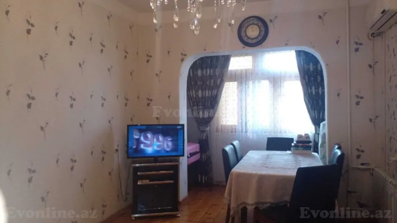 Satılır 2 otaqlı Mənzil Köhnə tikili 55 m² İnşaatçılar m.