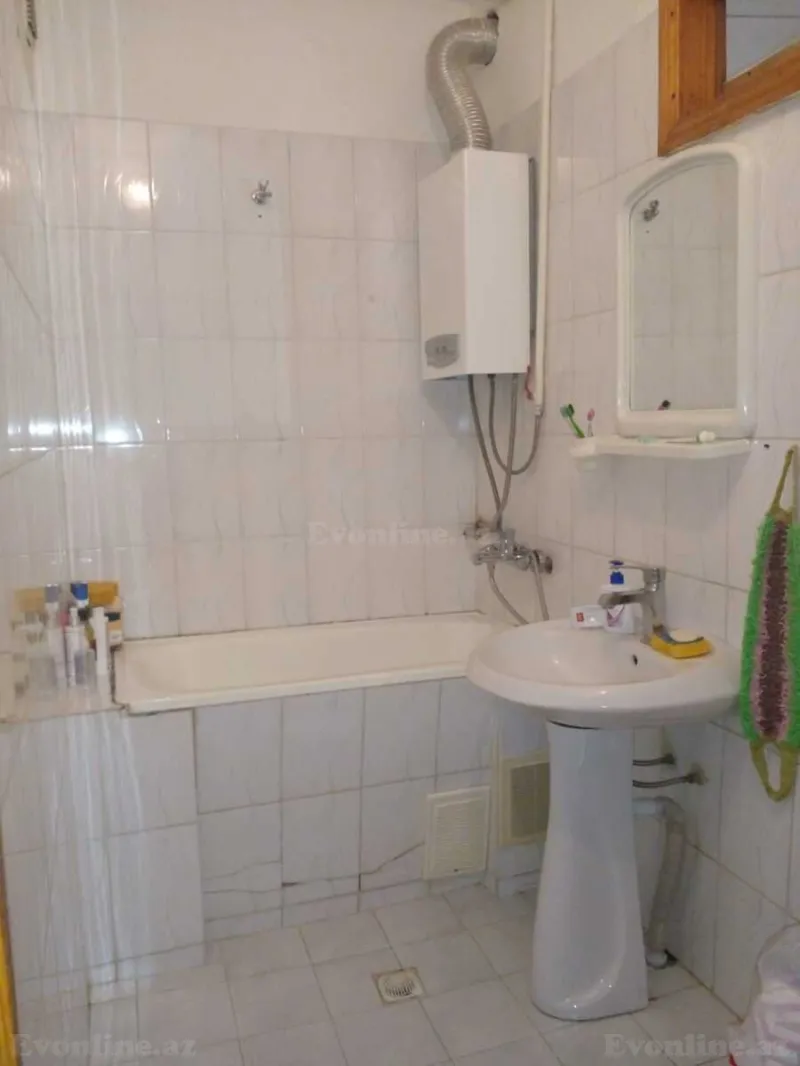 Satılır 2 otaqlı Mənzil Köhnə tikili 55 m² İnşaatçılar m. - şəkil 5