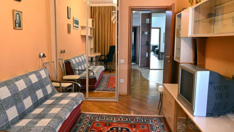 Kirayə verilir 4 otaqlı Mənzil Yeni tikili 200 m² Sahil m. - şəkil 3