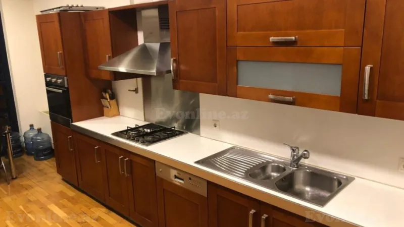 Kirayə verilir 4 otaqlı Mənzil Yeni tikili 240 m² 28 May m. - şəkil 7