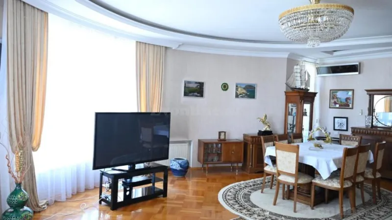 Kirayə verilir 4 otaqlı Mənzil Yeni tikili 200 m² Nizami m. - şəkil 2