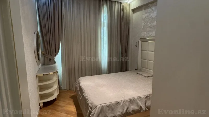 Satılır 2 otaqlı Mənzil Yeni tikili 70 m² Xırdalan