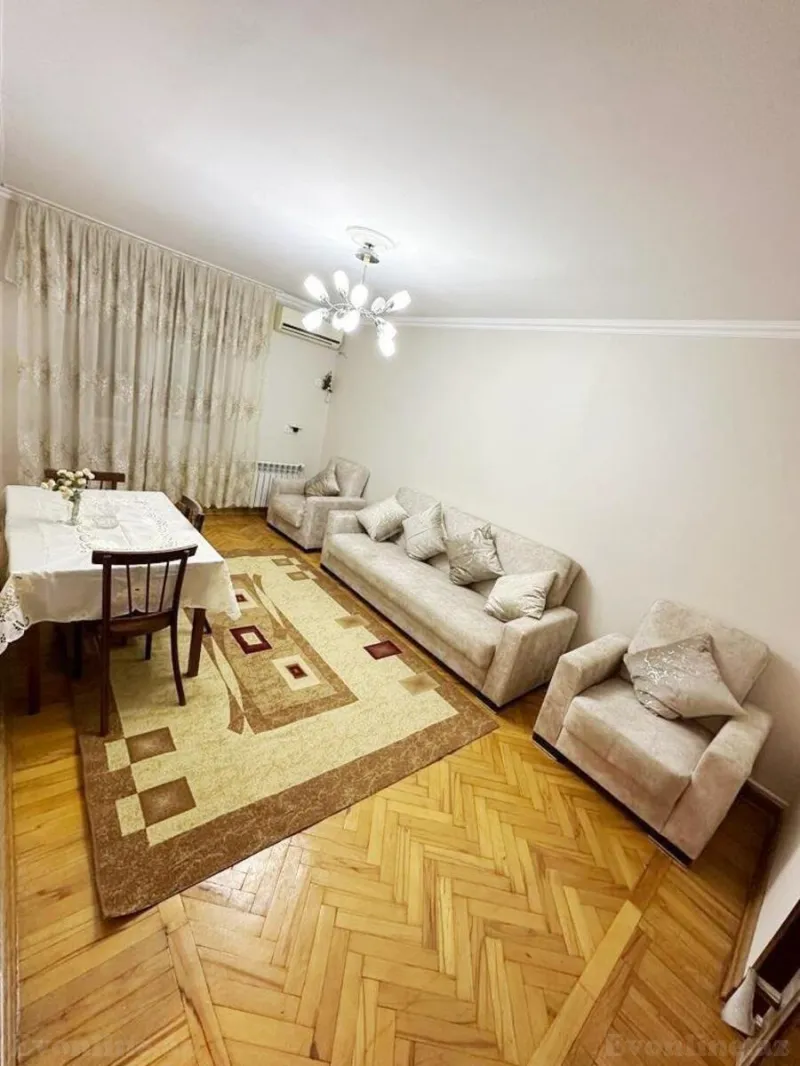 Kirayə verilir 2 otaqlı Mənzil Köhnə tikili 62 m² 28 May m.
