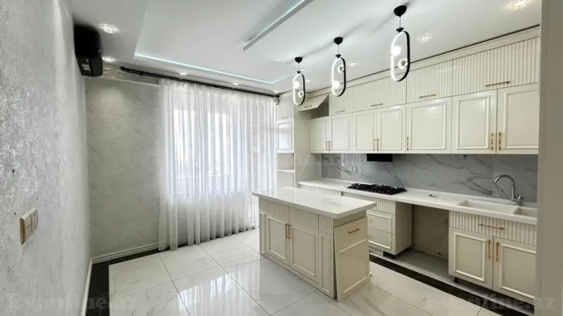 Satılır 4 otaqlı Mənzil Yeni tikili 184 m² Qara Qarayev m. - şəkil 17