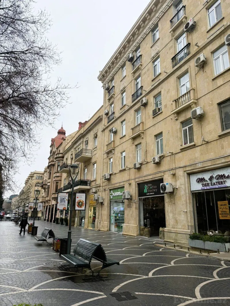 Satılır 2 otaqlı Mənzil Köhnə tikili 55 m² Sahil m.