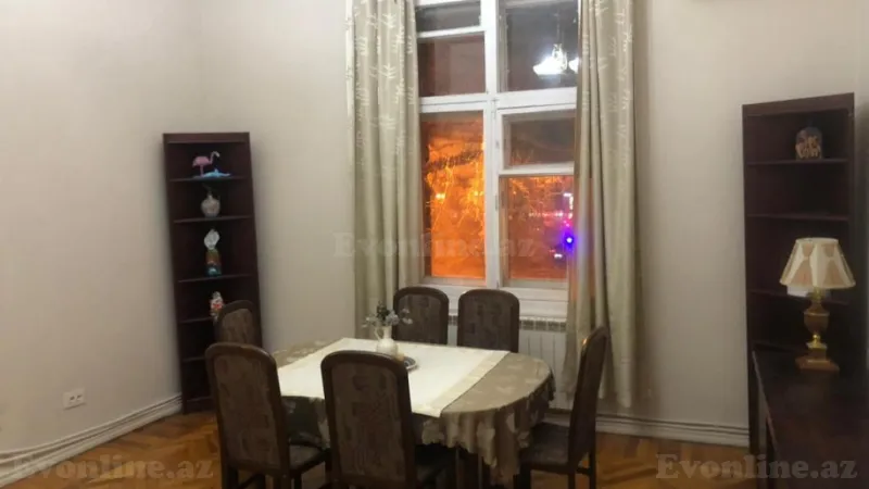 Kirayə verilir 4 otaqlı Mənzil Köhnə tikili 110 m² 28 May m.