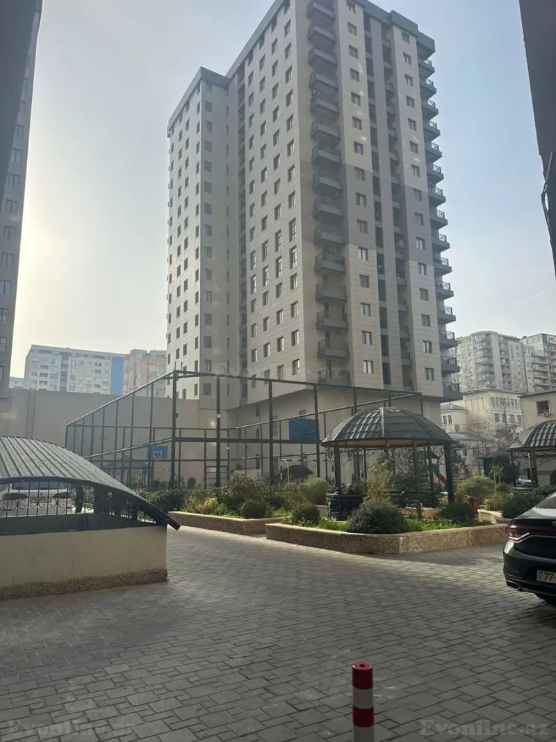 Satılır 4 otaqlı Mənzil Yeni tikili 193 m² Nəsimi r. - şəkil 2
