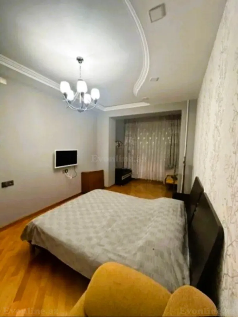 Satılır 3 otaqlı Mənzil Yeni tikili 90 m² 8 Noyabr m.