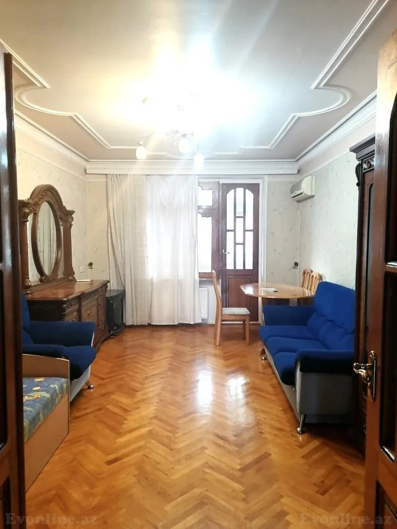 Satılır 3 otaqlı Mənzil Köhnə tikili 100 m² 28 May m.