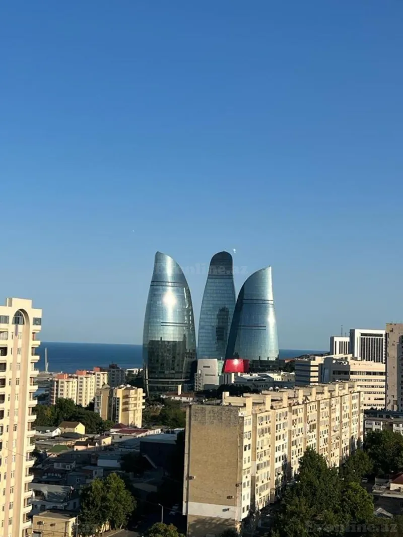 Kirayə verilir 3 otaqlı Mənzil Yeni tikili 140 m² İçərişəhər m.