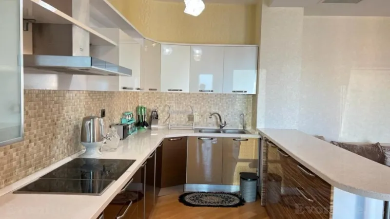 Kirayə verilir 3 otaqlı Mənzil Yeni tikili 140 m² İçərişəhər m. - şəkil 7