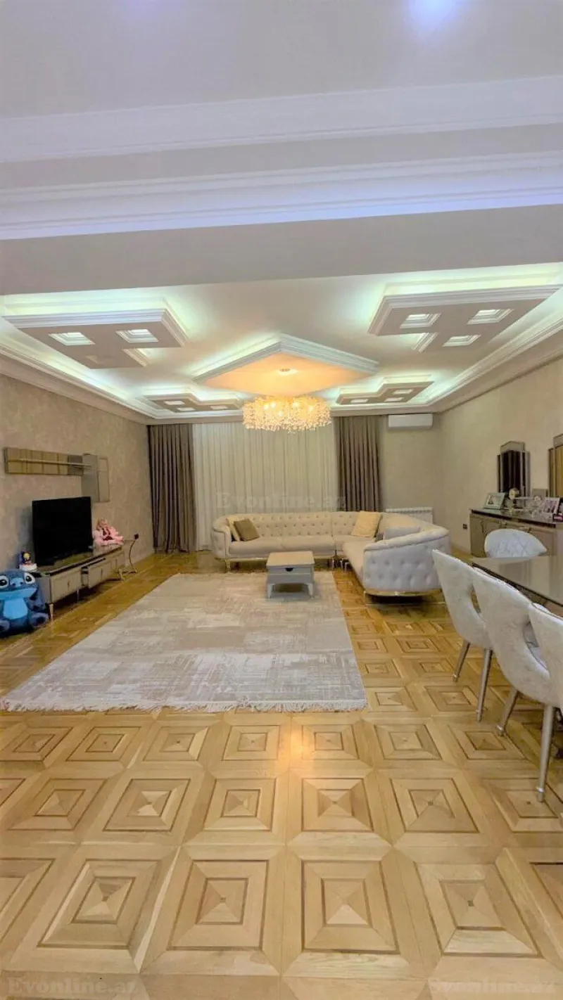 Satılır 4 otaqlı Mənzil Yeni tikili 247 m² 28 May m.