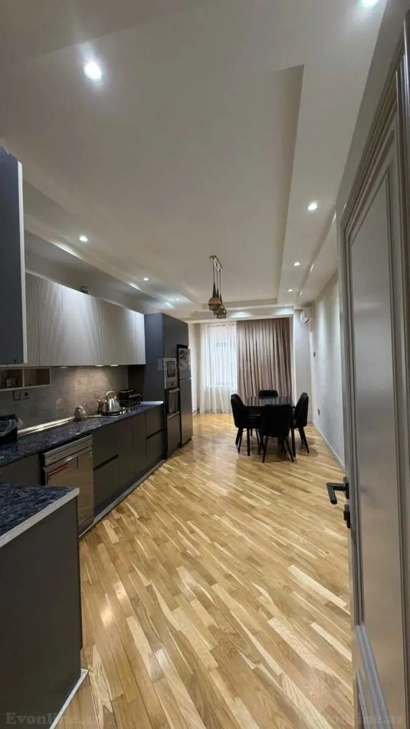 Satılır 4 otaqlı Mənzil Yeni tikili 247 m² 28 May m. - şəkil 3