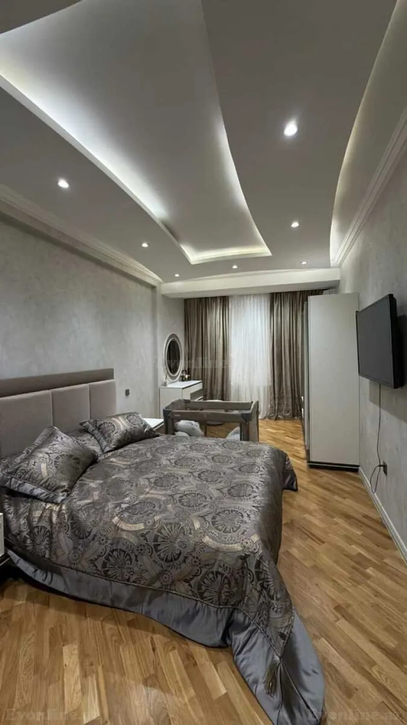 Satılır 4 otaqlı Mənzil Yeni tikili 247 m² 28 May m. - şəkil 4