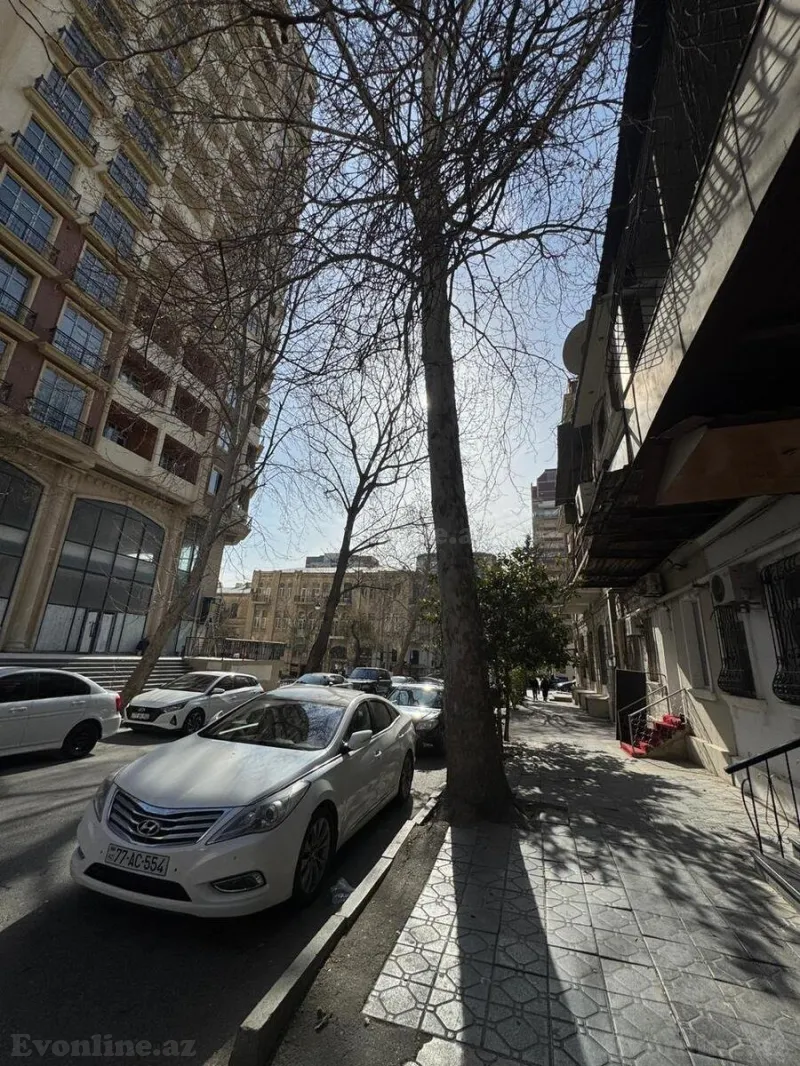 Satılır 2 otaqlı Mənzil Köhnə tikili 52 m² 28 May m.