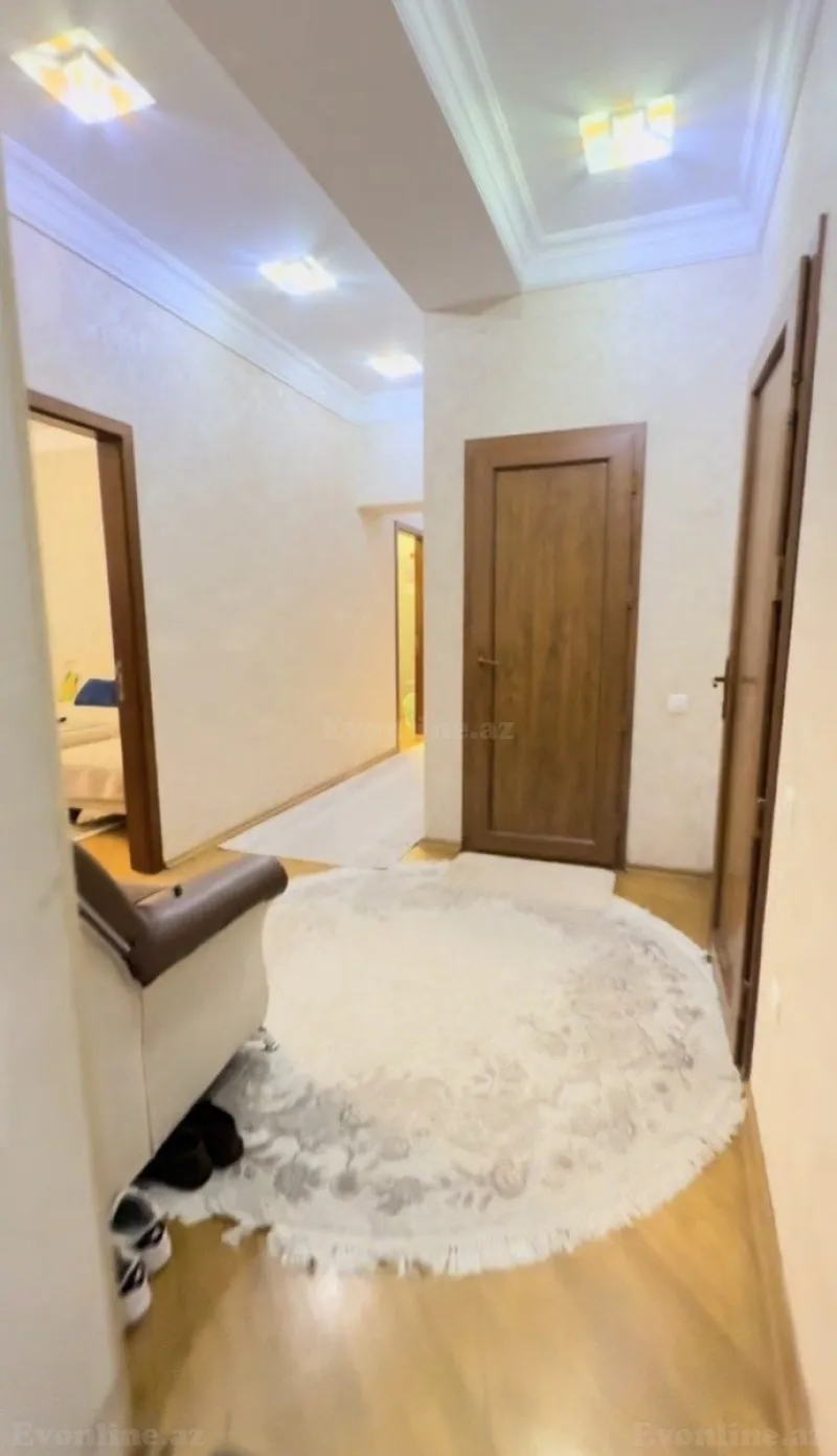 Satılır 2 otaqlı Mənzil Yeni tikili 81 m² 8-ci mikrorayon