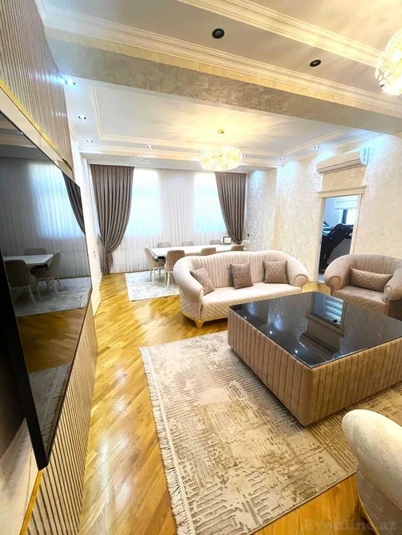 Satılır 4 otaqlı Mənzil Yeni tikili 150 m² 8 Noyabr m.