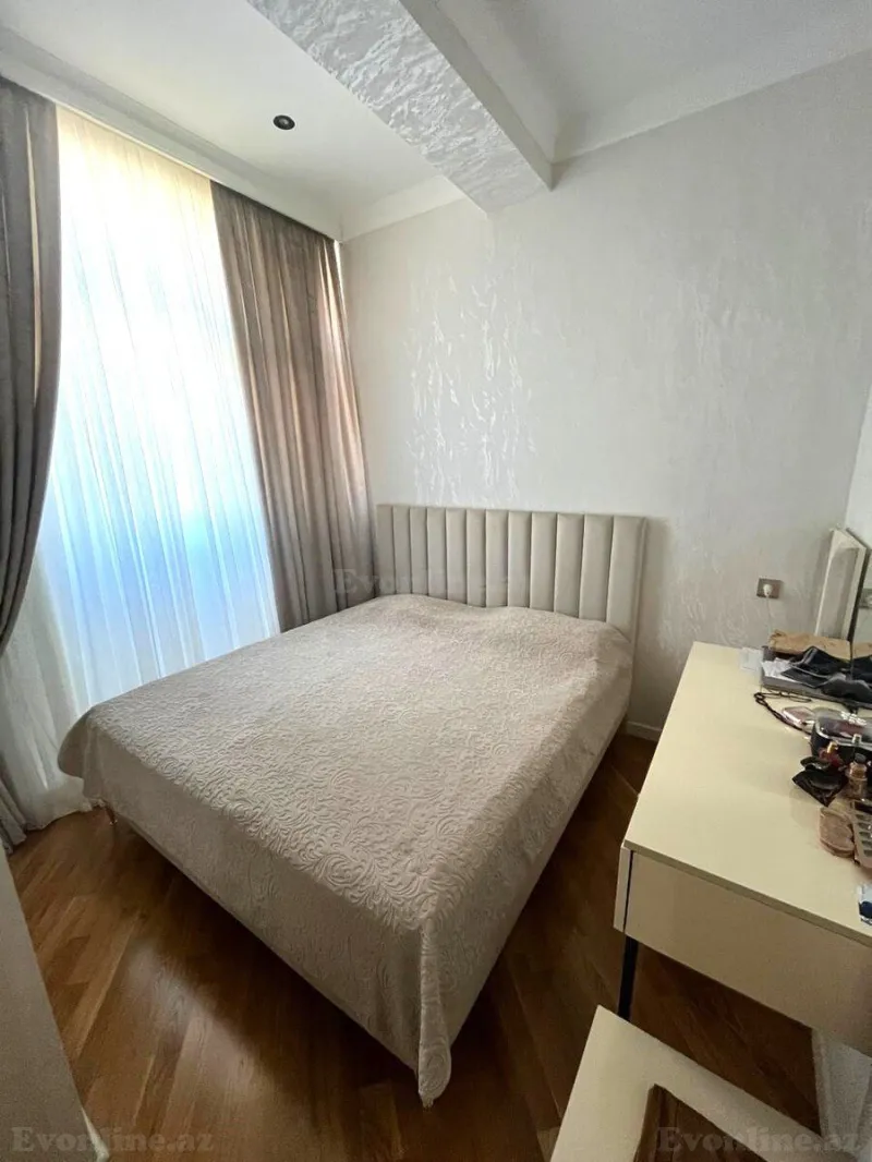 Satılır 4 otaqlı Mənzil Yeni tikili 150 m² 8 Noyabr m. - şəkil 9