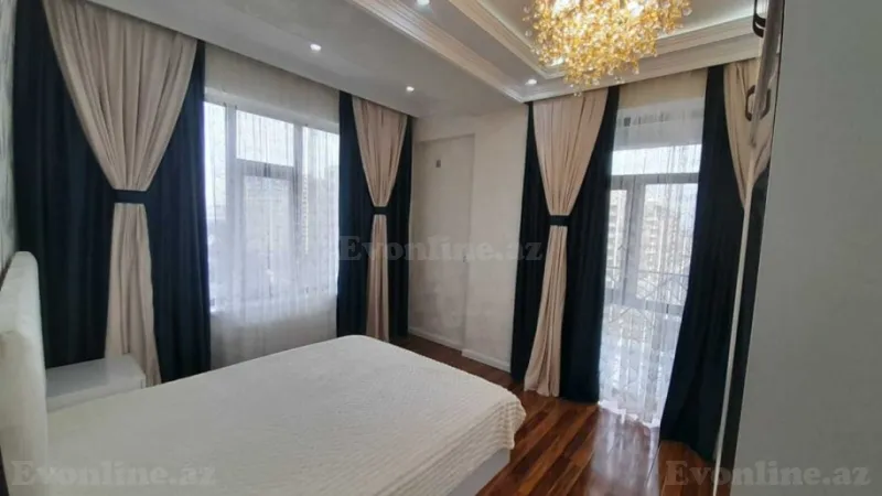 Satılır 3 otaqlı Mənzil Yeni tikili 80 m² 28 May m.