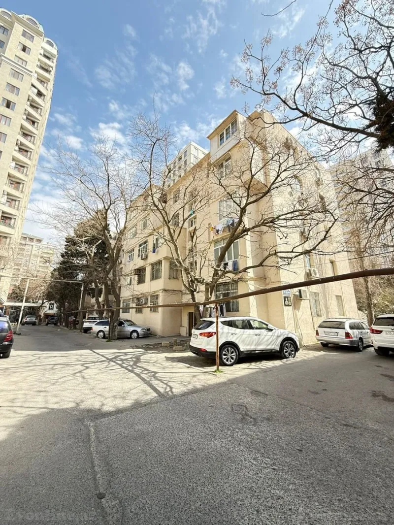 Satılır 2 otaqlı Mənzil Köhnə tikili 2 m² Yasamal