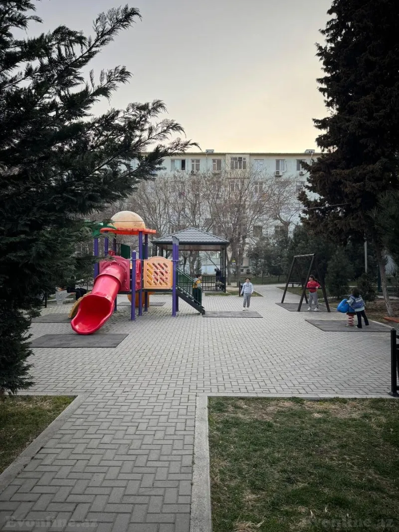 Satılır 3 otaqlı Mənzil Köhnə tikili 70 m² 20 Yanvar m.