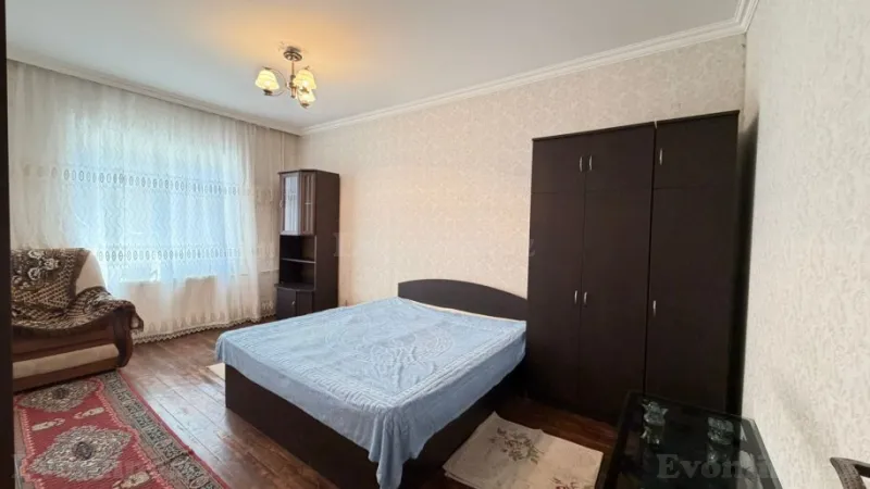 Kirayə verilir 2 otaqlı Mənzil Köhnə tikili 45 m² Massiv D