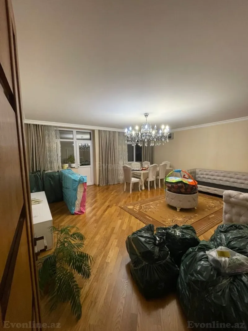 Satılır 5 otaqlı Mənzil Köhnə tikili 130 m² 8-ci mikrorayon - şəkil 2
