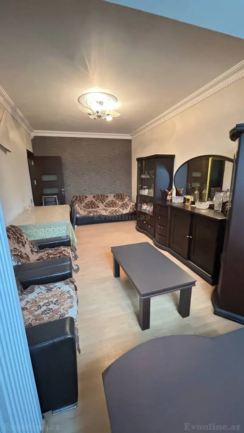 Satılır 2 otaqlı Mənzil Köhnə tikili 65 m² 8-ci mikrorayon - şəkil 3