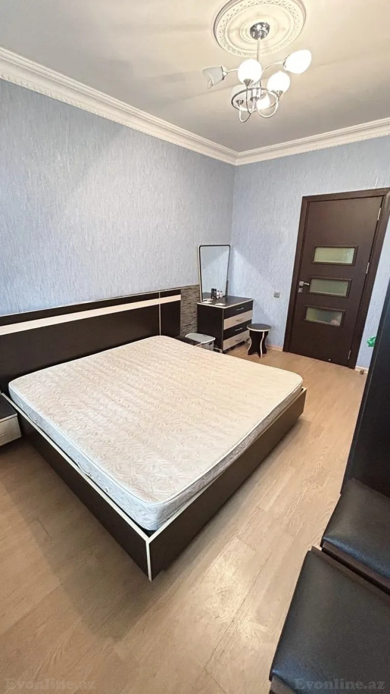 Satılır 2 otaqlı Mənzil Köhnə tikili 65 m² 8-ci mikrorayon - şəkil 6