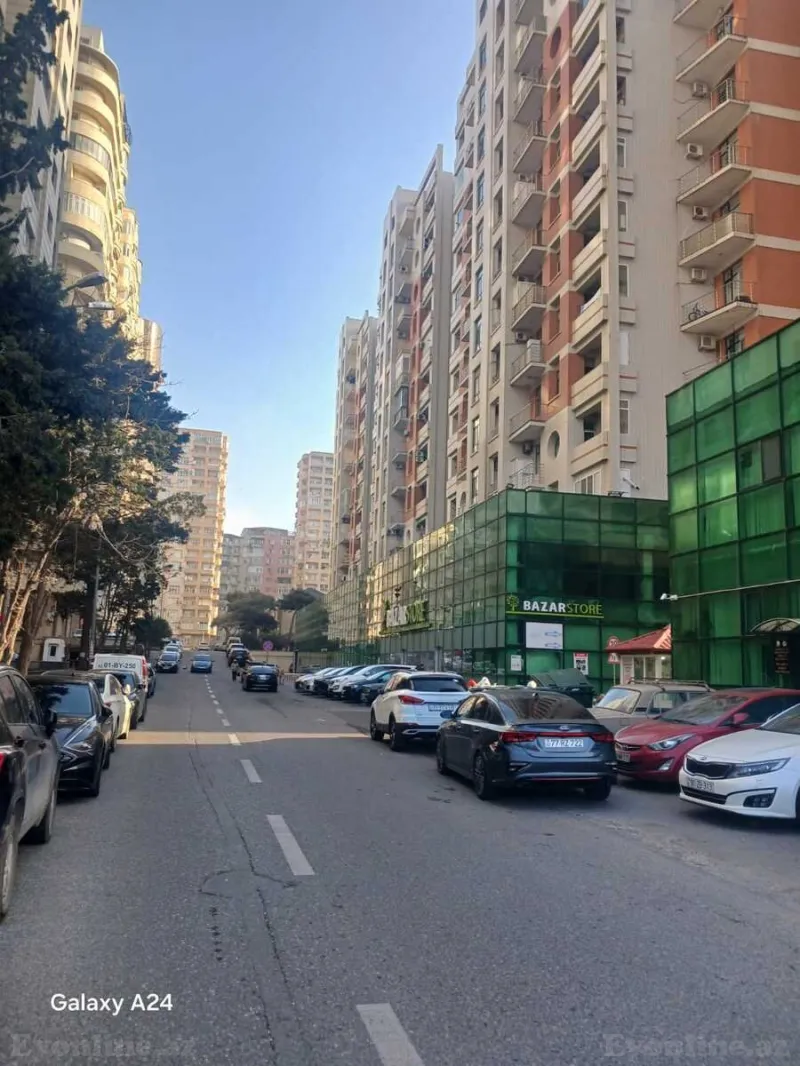 Satılır 2 otaqlı Mənzil Yeni tikili 68 m² 8 Noyabr m.