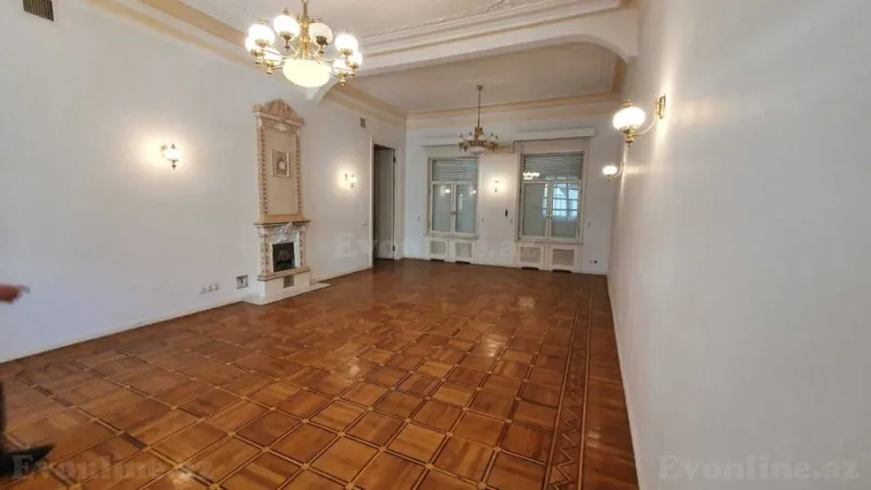 Satılır 10 otaqlı Mənzil Köhnə tikili 1060 m² Sahil m. - şəkil 2