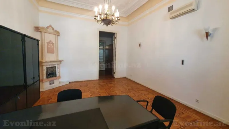 Satılır 10 otaqlı Mənzil Köhnə tikili 1060 m² Sahil m. - şəkil 4