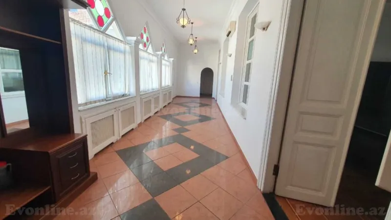 Satılır 10 otaqlı Mənzil Köhnə tikili 1060 m² Sahil m. - şəkil 9