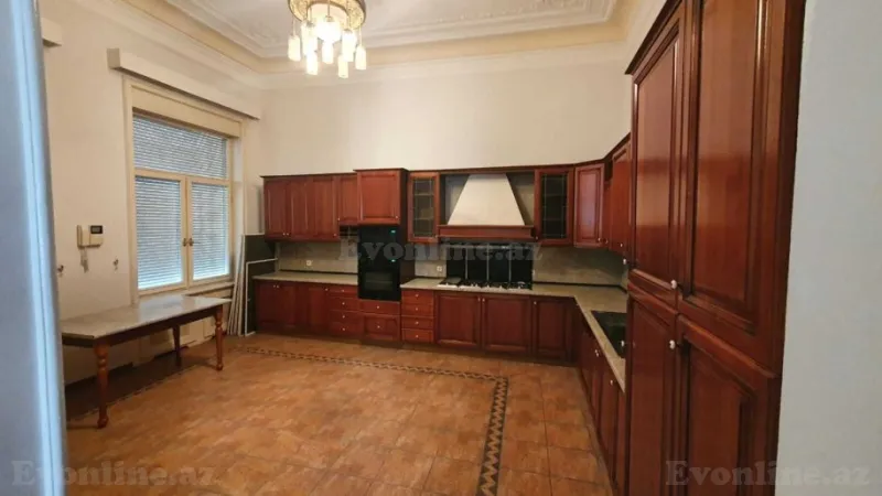 Satılır 10 otaqlı Mənzil Köhnə tikili 1060 m² Sahil m. - şəkil 12