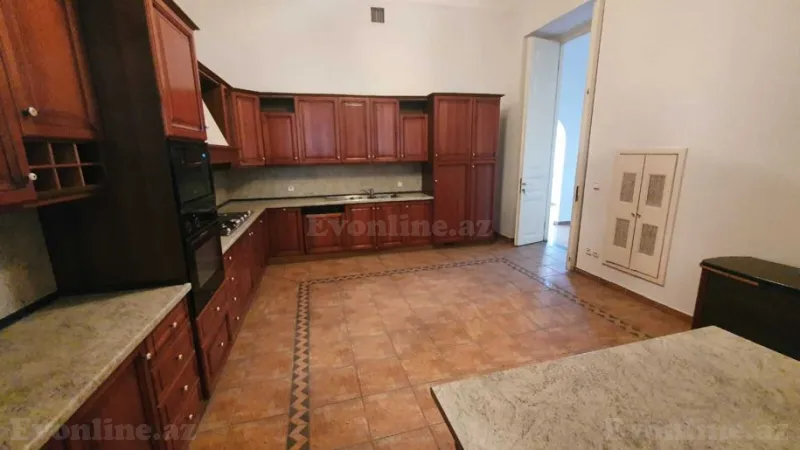 Satılır 10 otaqlı Mənzil Köhnə tikili 1060 m² Sahil m. - şəkil 13