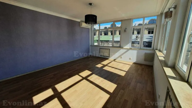 Satılır 10 otaqlı Mənzil Köhnə tikili 1060 m² Sahil m. - şəkil 20