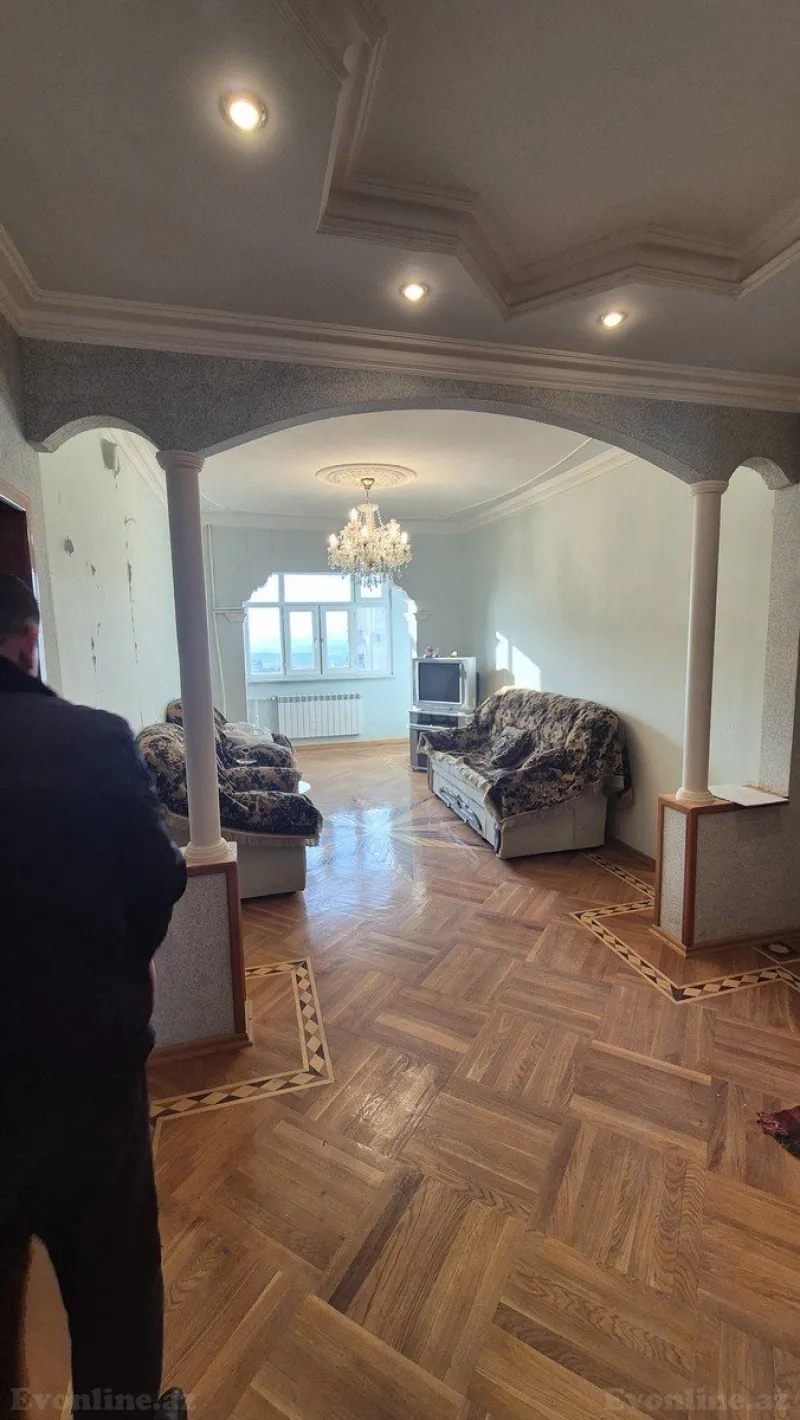 Satılır 4 otaqlı Mənzil Köhnə tikili 100 m² Əhmədli