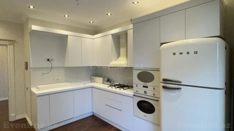 Satılır 4 otaqlı Mənzil Yeni tikili 178 m² 8 Noyabr m. - şəkil 3