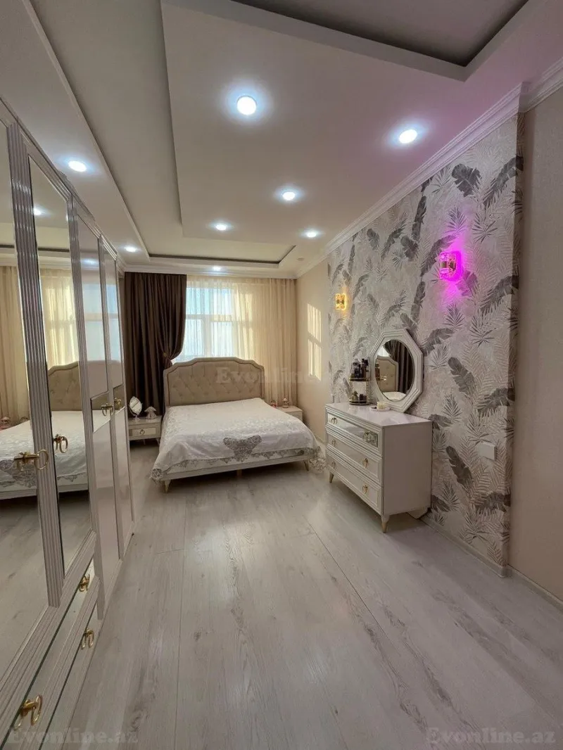 Satılır 3 otaqlı Mənzil Yeni tikili 80 m² Saray