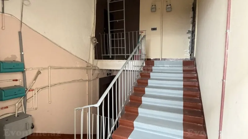 Satılır 2 otaqlı Mənzil Köhnə tikili 65 m² Həzi Aslanov