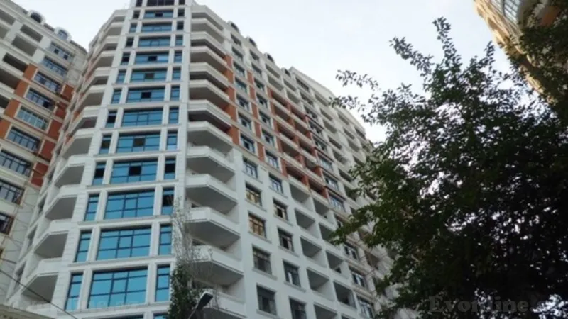 Satılır 4 otaqlı Mənzil Yeni tikili 165 m² 9-cu mikrorayon