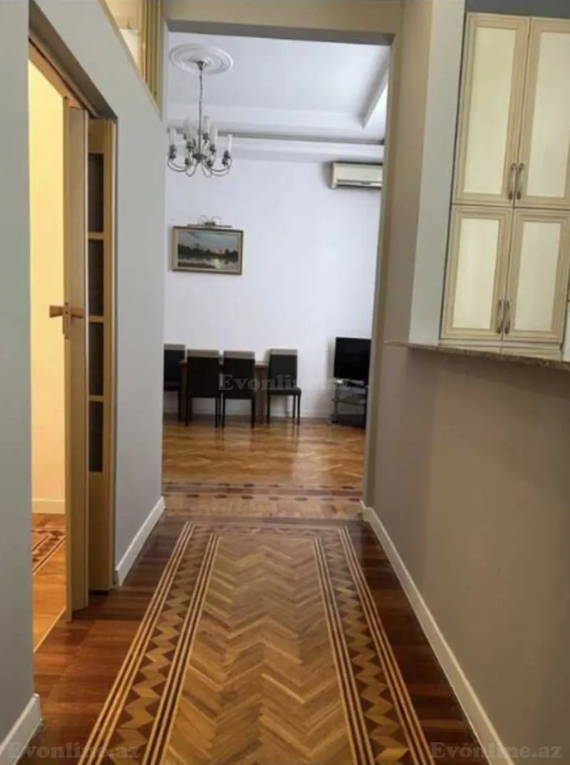 Kirayə verilir 2 otaqlı Mənzil Köhnə tikili 50 m² Sahil m.