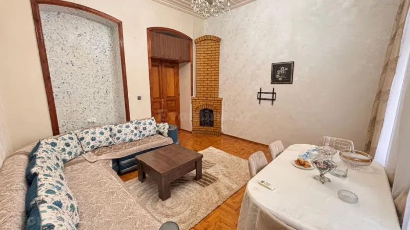 Kirayə verilir 3 otaqlı Mənzil Köhnə tikili 70 m² İçərişəhər m.