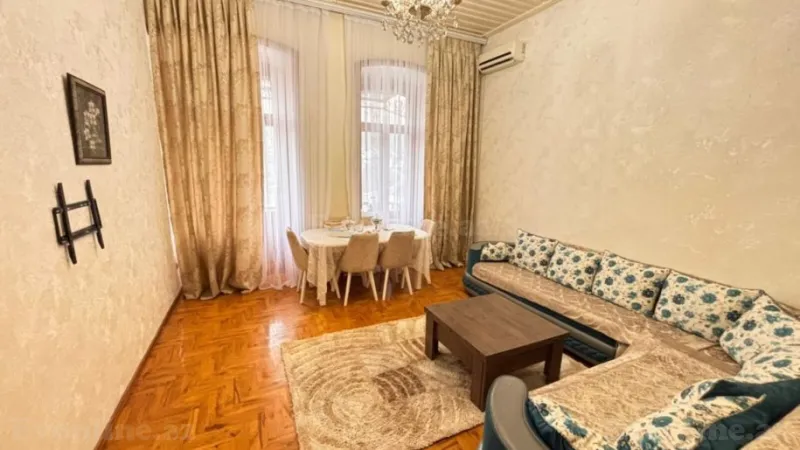 Kirayə verilir 3 otaqlı Mənzil Köhnə tikili 69 m² İçərişəhər m.