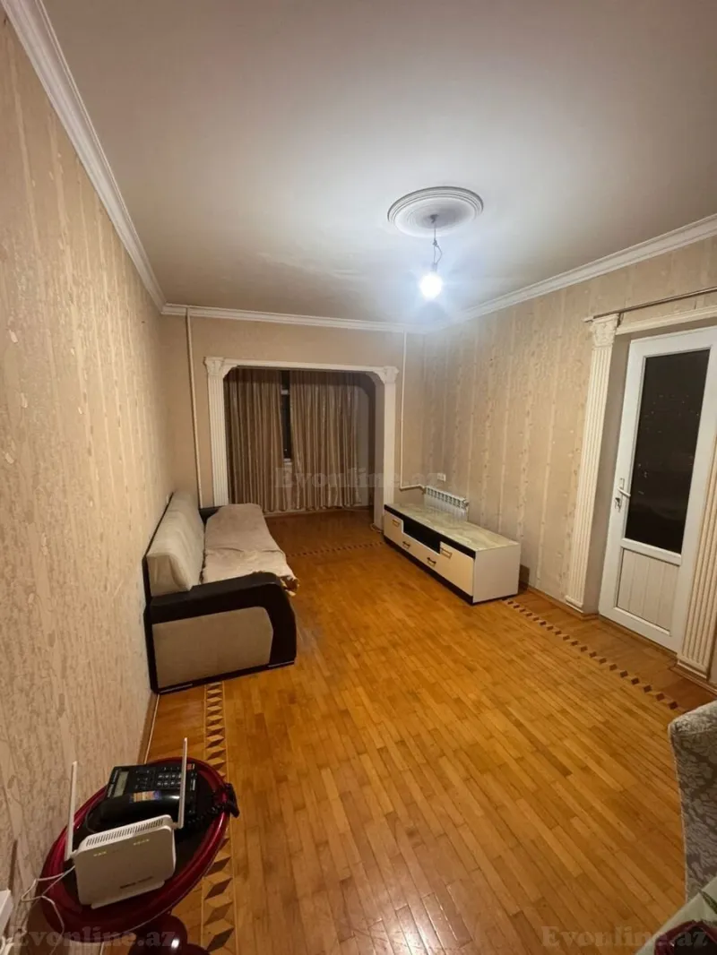 Satılır 2 otaqlı Mənzil Köhnə tikili 65 m² Qara Qarayev m.